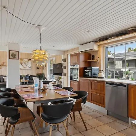 3 Bedroom Beautiful In Sæby
